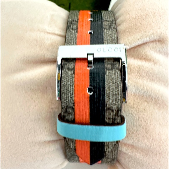 Gucci G Timeless Tiger Watch - Picture 3 of 8